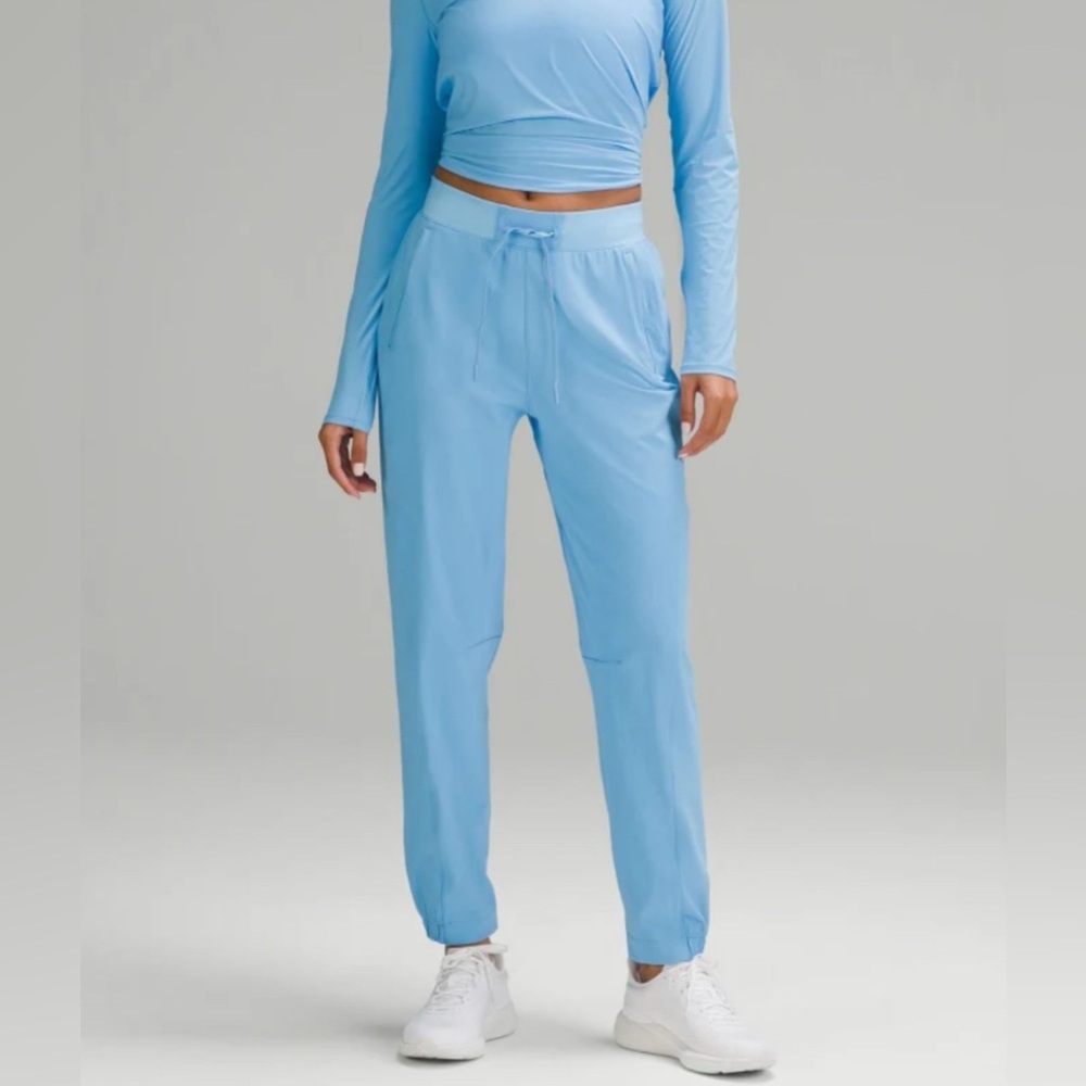 Lululemon License to Train HR Pant size 2